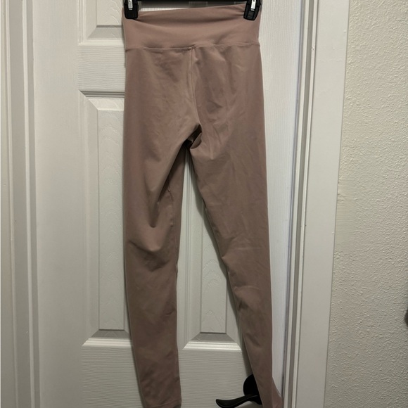 Light pink gym shark leggings - Picture 4 of 4